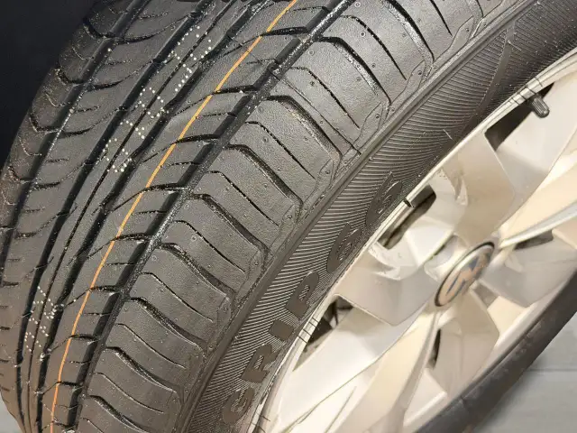 2020 Volkswagen Passat Comfortline New Tires Camera CLEAN CARFAX - Photo 3
