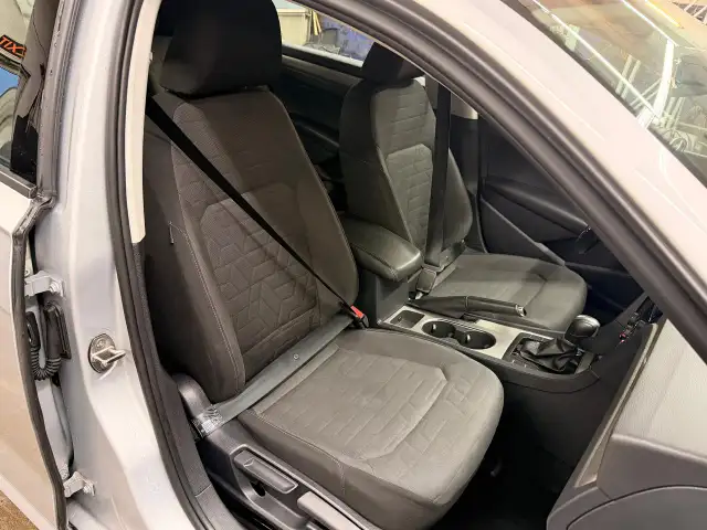 2020 Volkswagen Passat Comfortline New Tires Camera CLEAN CARFAX - Photo 23