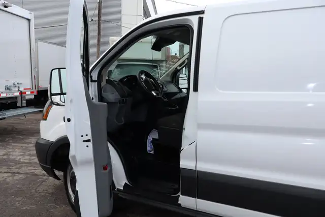 Ford Transit Cargo Van T-150 CARGO 130WB 1 SEUL PROPRIO / GARANT - Photo 15