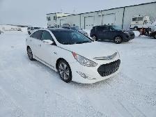 2015 Hyundai Sonata Hybrid - Photo 2