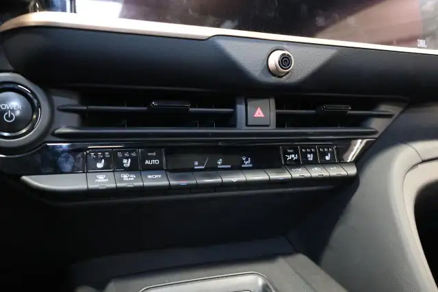 2023 Toyota Crown LIMITED AWD HYBRID - PANO|NAVI|CAMERA|BLINDSPO - Photo 17