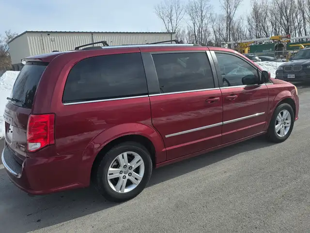 2016 Dodge Grand Caravan Crew - Photo 4