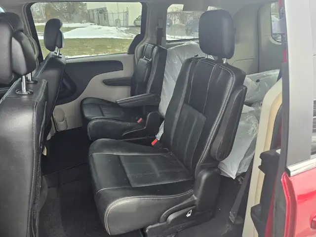 2016 Dodge Grand Caravan Crew - Photo 25