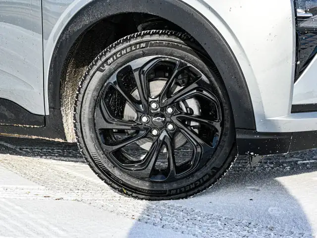 2027 Chevrolet Bolt RS - Photo 5