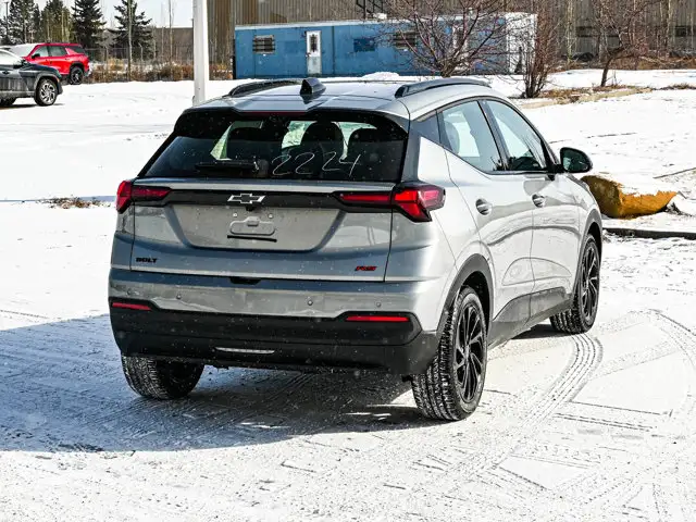 2027 Chevrolet Bolt RS - Photo 13