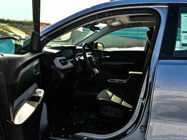 2027 Chevrolet Bolt RS - Photo 17