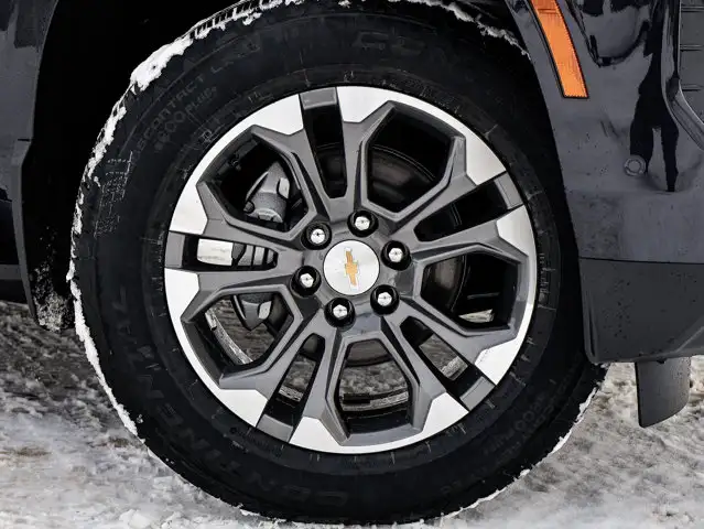 2026 Chevrolet Suburban LT - Photo 6