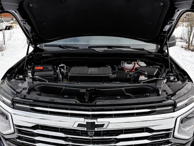 2026 Chevrolet Suburban LT - Photo 9