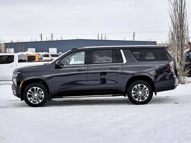 2026 Chevrolet Suburban LT - Photo 10