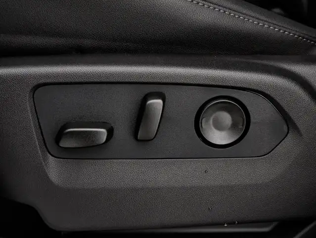 2026 Chevrolet Suburban LT - Photo 21
