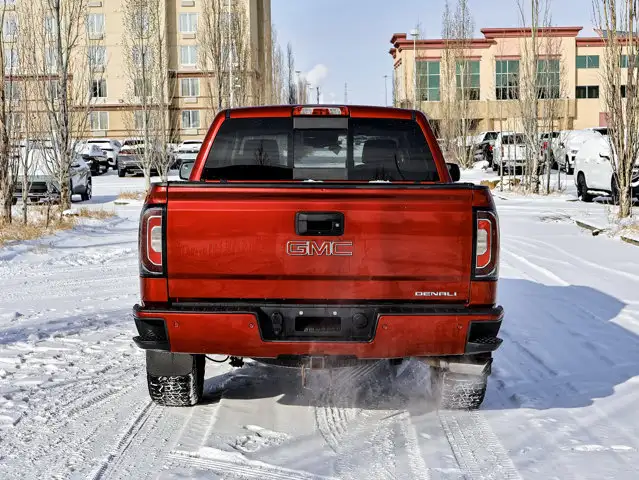 2018 GMC Sierra 1500 Denali 5.3L - Photo 12