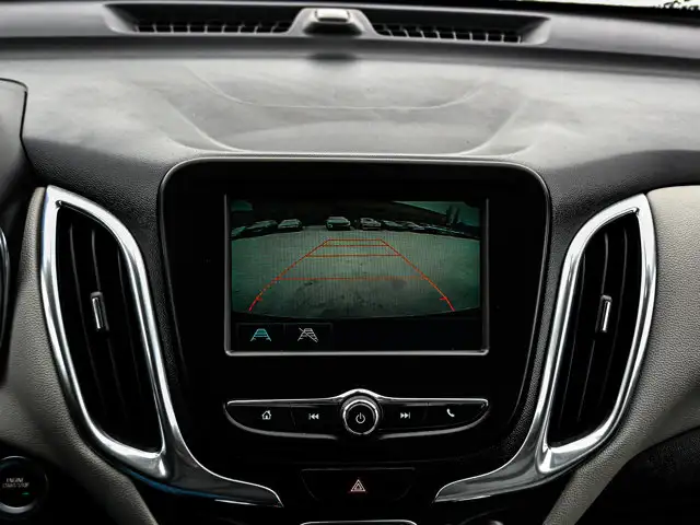 2018 Chevrolet Equinox LT AWD 1.5L - Photo 25