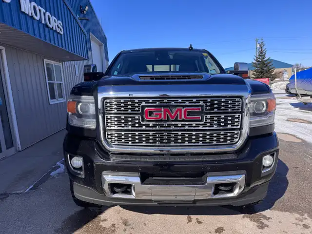 2018 GMC Sierra 3500HD - Photo 2