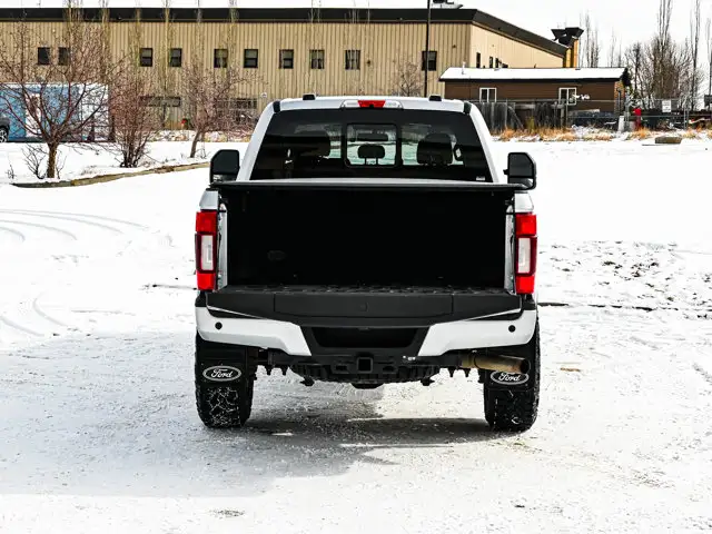 2021 Ford Super Duty F-350 SRW LARIAT Tremor Off-Road 7.3L - Photo 15