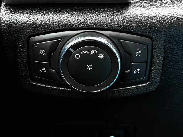 2021 Ford Super Duty F-350 SRW LARIAT Tremor Off-Road 7.3L - Photo 19
