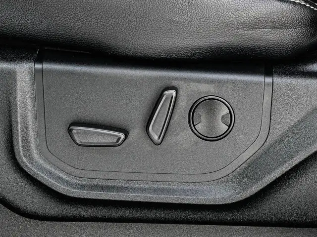 2021 Ford Super Duty F-350 SRW LARIAT Tremor Off-Road 7.3L - Photo 20