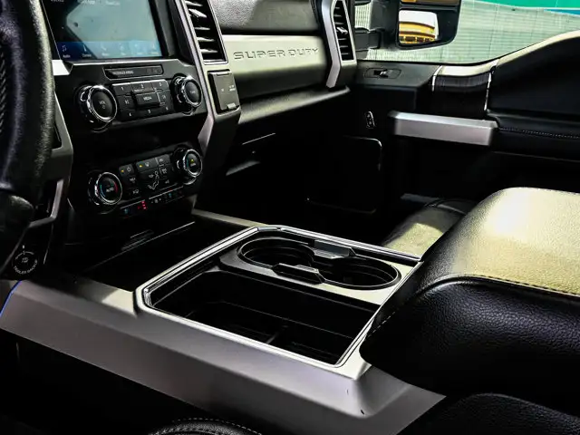 2021 Ford Super Duty F-350 SRW LARIAT Tremor Off-Road 7.3L - Photo 29