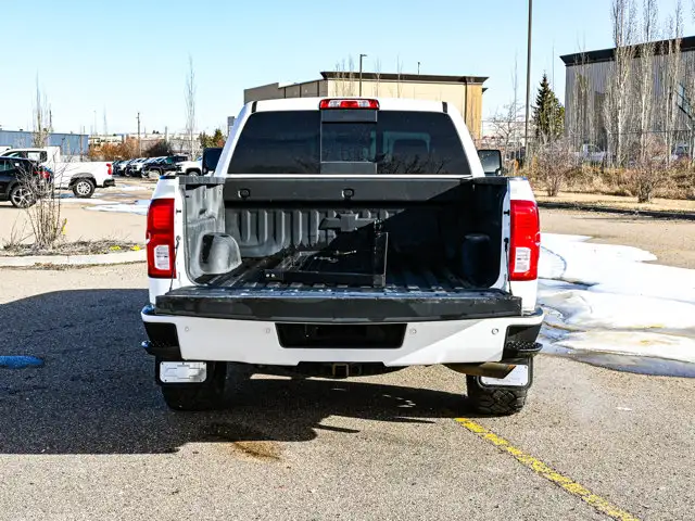 2018 Chevrolet Silverado 1500 LTZ 6.2L - Photo 15