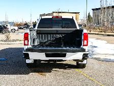 2018 Chevrolet Silverado 1500 LTZ 6.2L - Photo 15