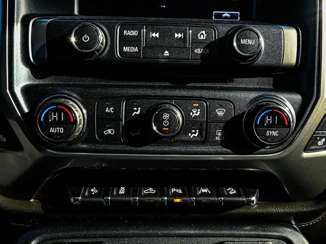 2018 Chevrolet Silverado 1500 LTZ 6.2L - Photo 28