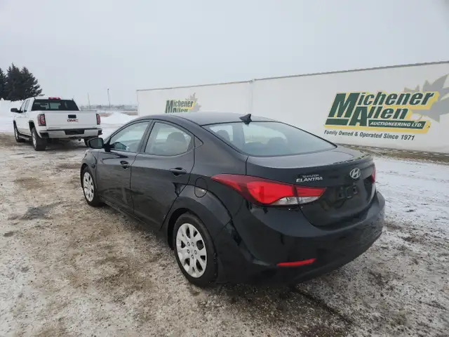 2015 Hyundai Elantra - Photo 3