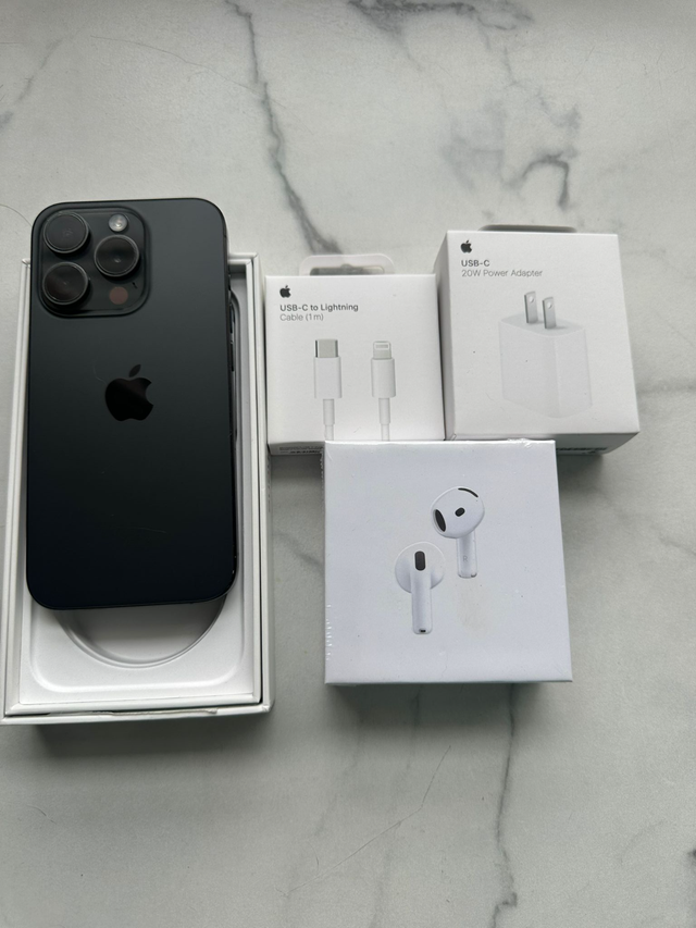 iPhone 15 Pro 128gb 80% batteryAirpods/Fast Charger/Delivery