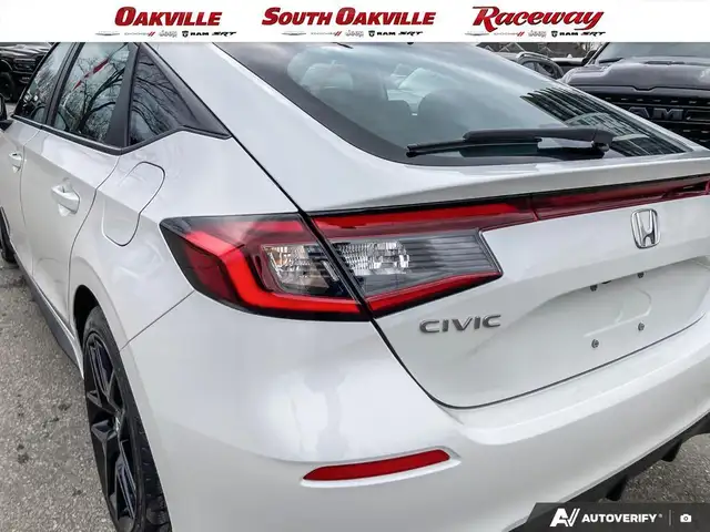 2025 Honda Civic SPORT | FORWARD COLLISION & LANE DEPART ASSIST - Photo 11