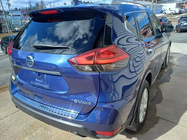 2017 Nissan Rogue SV AWD - Photo 6
