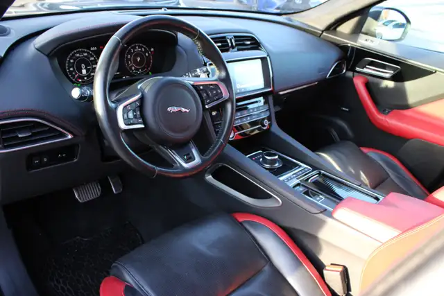 2020 Jaguar F-Pace - Photo 9