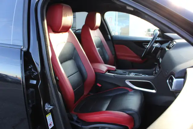 2020 Jaguar F-Pace - Photo 16