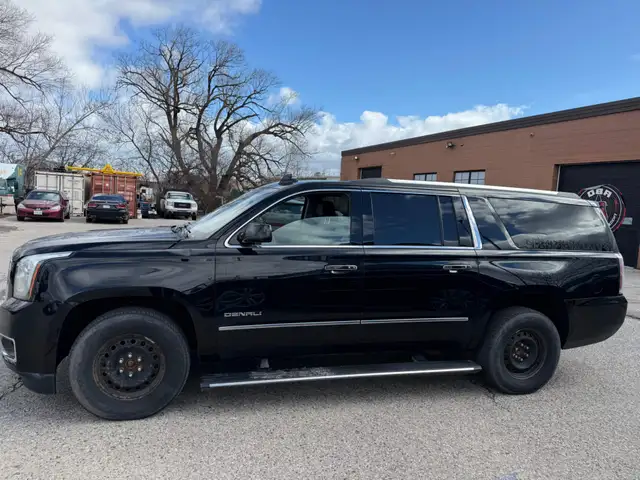 2018 GMC Yukon XL 4WD 4dr Denali - Photo 5