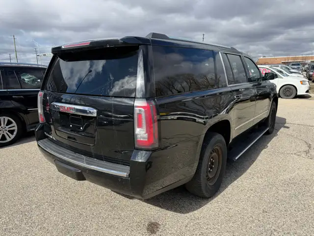 2018 GMC Yukon XL 4WD 4dr Denali - Photo 8