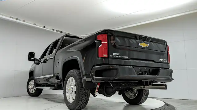 2025 Chevrolet Silverado 3500HD High Country - Photo 11