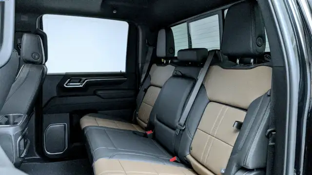 2025 Chevrolet Silverado 3500HD High Country - Photo 30