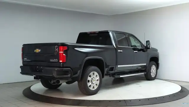 2025 Chevrolet Silverado 3500HD High Country - Photo 40