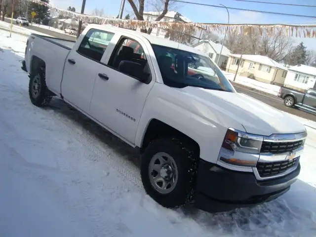 2018 Chevrolet Silverado 1500 4X4 CREW CAB 4X4 - Photo 4