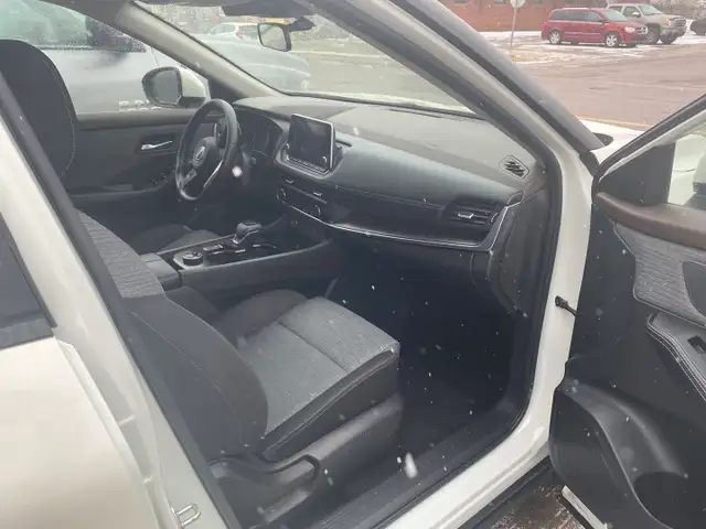 2023 Nissan Rogue - Photo 4