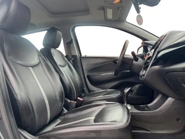 2022 Chevrolet Spark 2LT - Photo 14