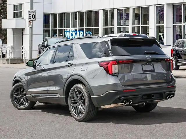 2026 Ford Explorer ST - Photo 5