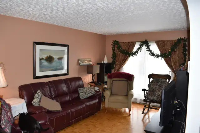 Grand 5 ½ à St Léonard, 2e étage - Photo 4