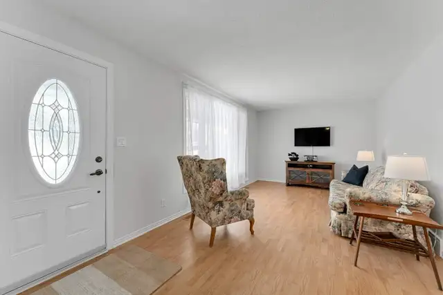 Affordable Bungalow, perfect for First-time Buyers - Photo 2