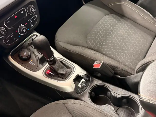 2020 Jeep Compass Upland AWD New Brakes ApplePlay CLEAN CARFAX - Photo 24