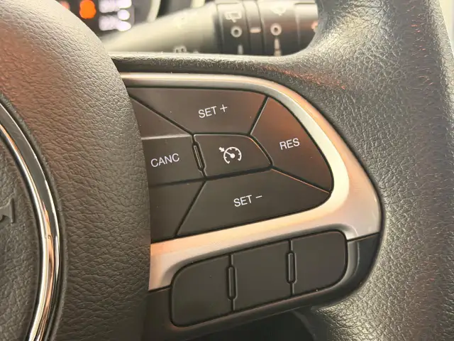 2020 Jeep Compass Upland AWD New Brakes ApplePlay CLEAN CARFAX - Photo 49