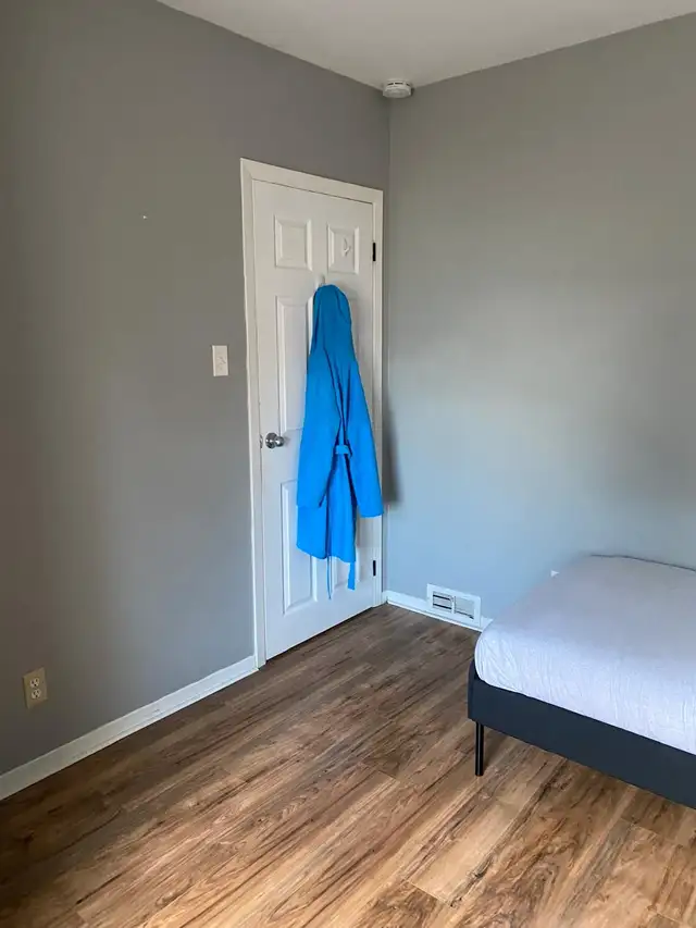Rooms for rent in Queens University Student House - Photo 3