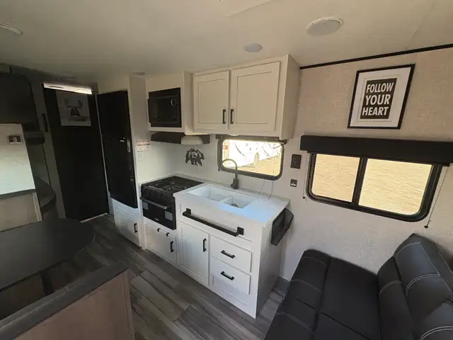 2024 Jayco Jayflight 260 BH! As New! 5000 lbs! $19995! - Photo 12