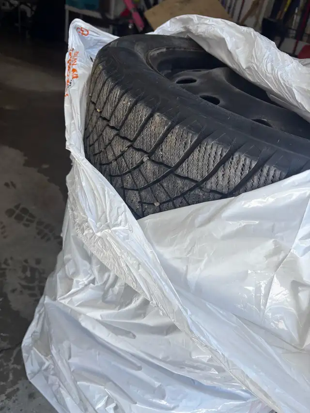 2013 Subaru Impreza Sport – Low KM! - Photo 5