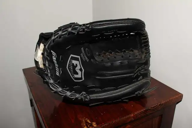 Baseball, super ensemble 30$, gant NEUF, voir photos - Photo 3