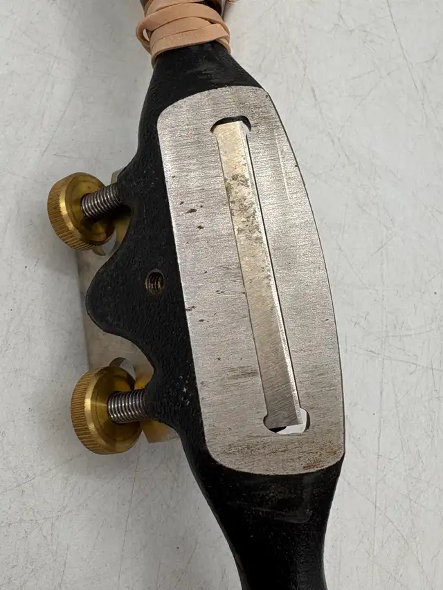 Veritas Flat Woodworking Spokeshave (Model: 05p3373 ) - Photo 3