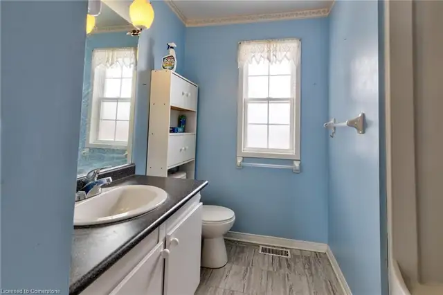 Room For Rent Near Fleming College Lindsay - Photo 2