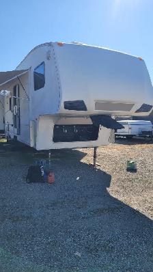 2008 Cougar 5th wheel travel trailer 'READY FOR A ADVENTURE'